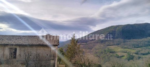 32m² Warehouse in Spoleto, Italy No. 179367 3