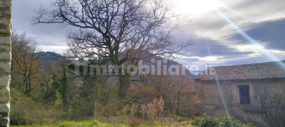 32m² Warehouse in Spoleto, Italy No. 179367 6