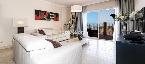 Apartamento de 2 dormitorios en Benalmádena, Spain No. 185478 3