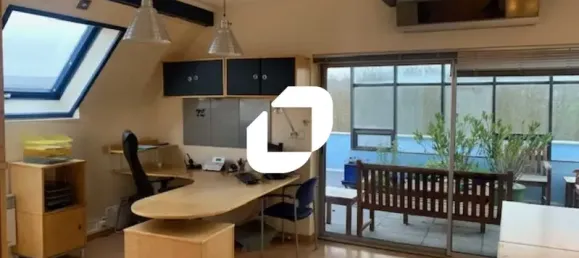 137m² Office in Orgeval, France No. 302397 2