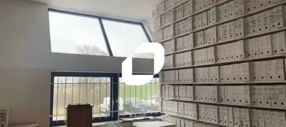 137m² Office in Orgeval, France No. 302397 5