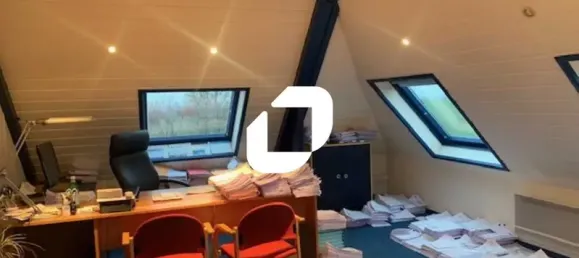 137m² Office in Orgeval, France No. 302397 4