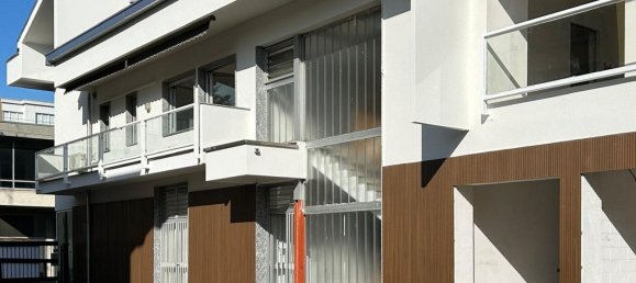 3 Schlafzimmer Wohnung in Cabiate, Italy, Nr. 329763 8