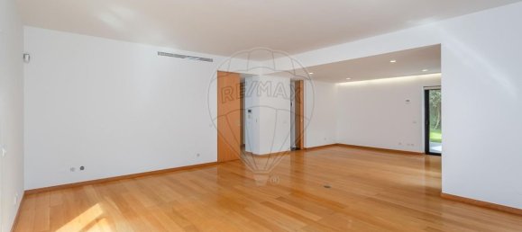 4 bedrooms Villa in Cascais, Portugal No. 46372 40