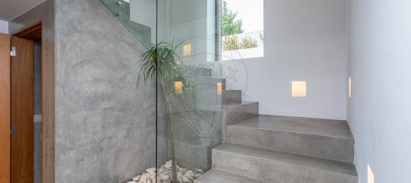 4 bedrooms Villa in Cascais, Portugal No. 46372 9