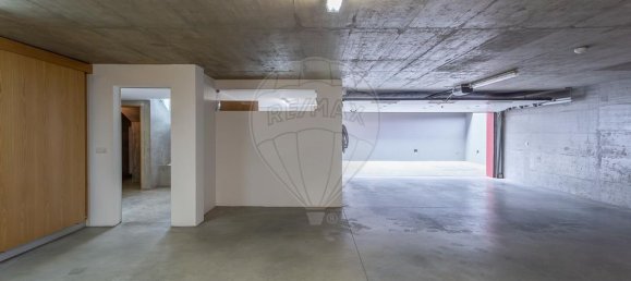 4 bedrooms Villa in Cascais, Portugal No. 46372 17