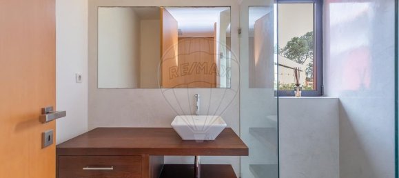 4 bedrooms Villa in Cascais, Portugal No. 46372 46