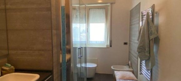 Apartamento de 4 divisões em Erba, Italy N.º 108802 15