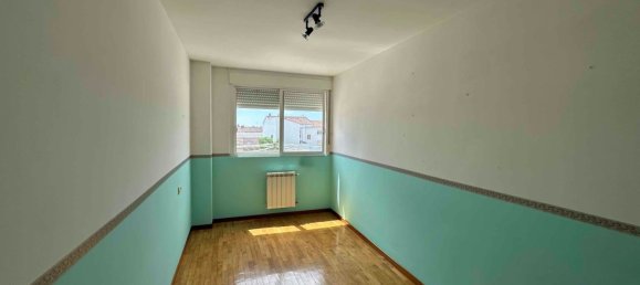 Apartamento de 3 dormitorios en San Andrés del Rabanedo, Spain No. 189743 12