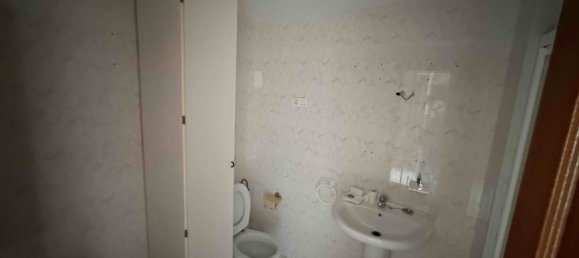 Apartamento de 3 dormitorios en San Andrés del Rabanedo, Spain No. 189743 11