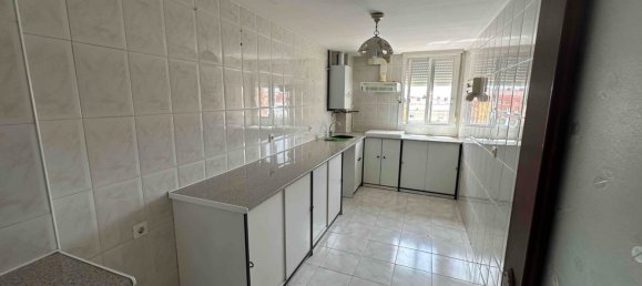 Apartamento de 3 dormitorios en San Andrés del Rabanedo, Spain No. 189743 5