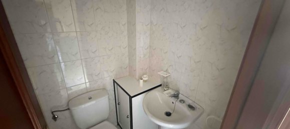 Apartamento de 3 dormitorios en San Andrés del Rabanedo, Spain No. 189743 7