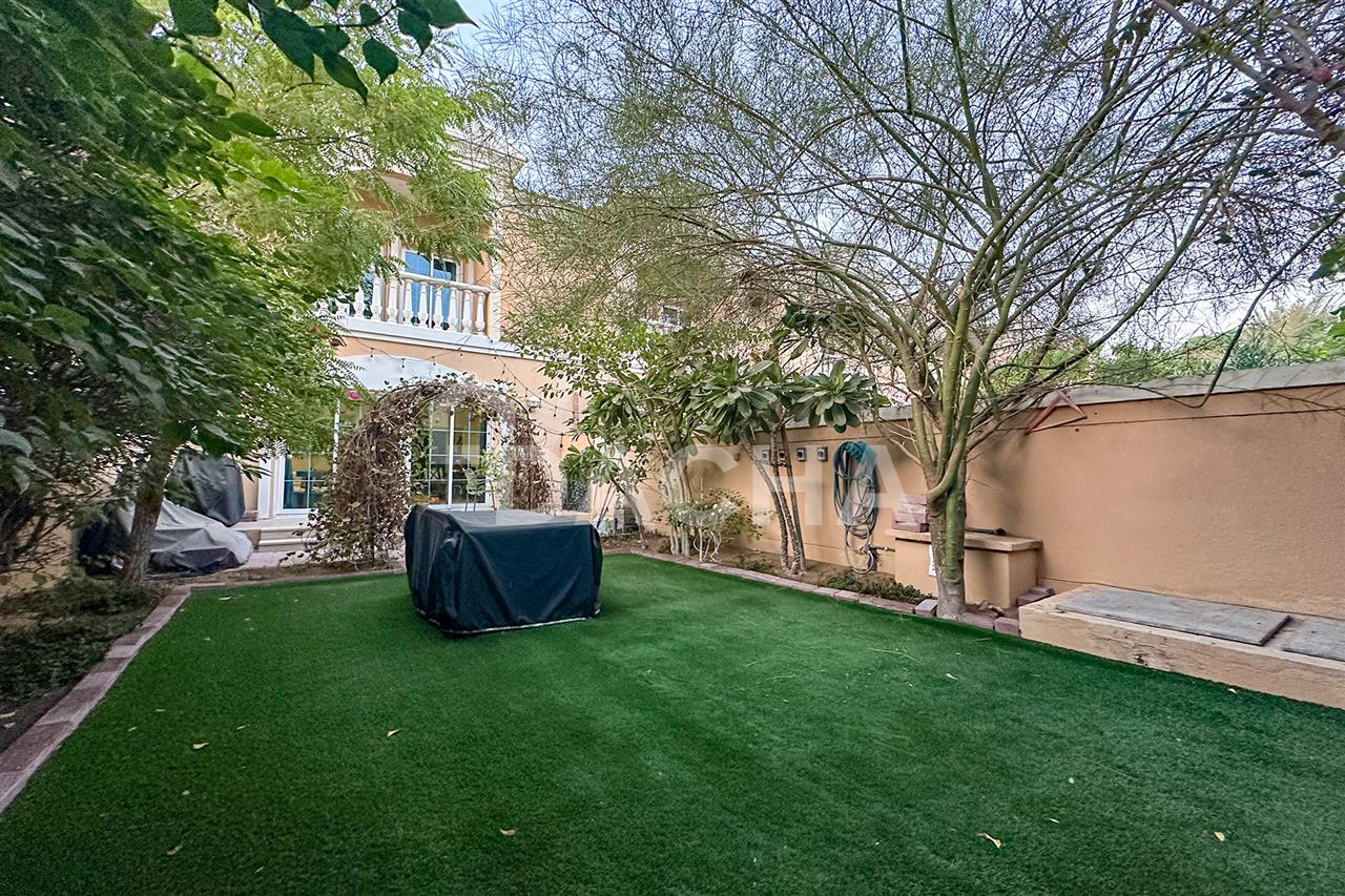 Moradia em banda T1 em Jumeirah Village Triangle, UAE N.º 27691