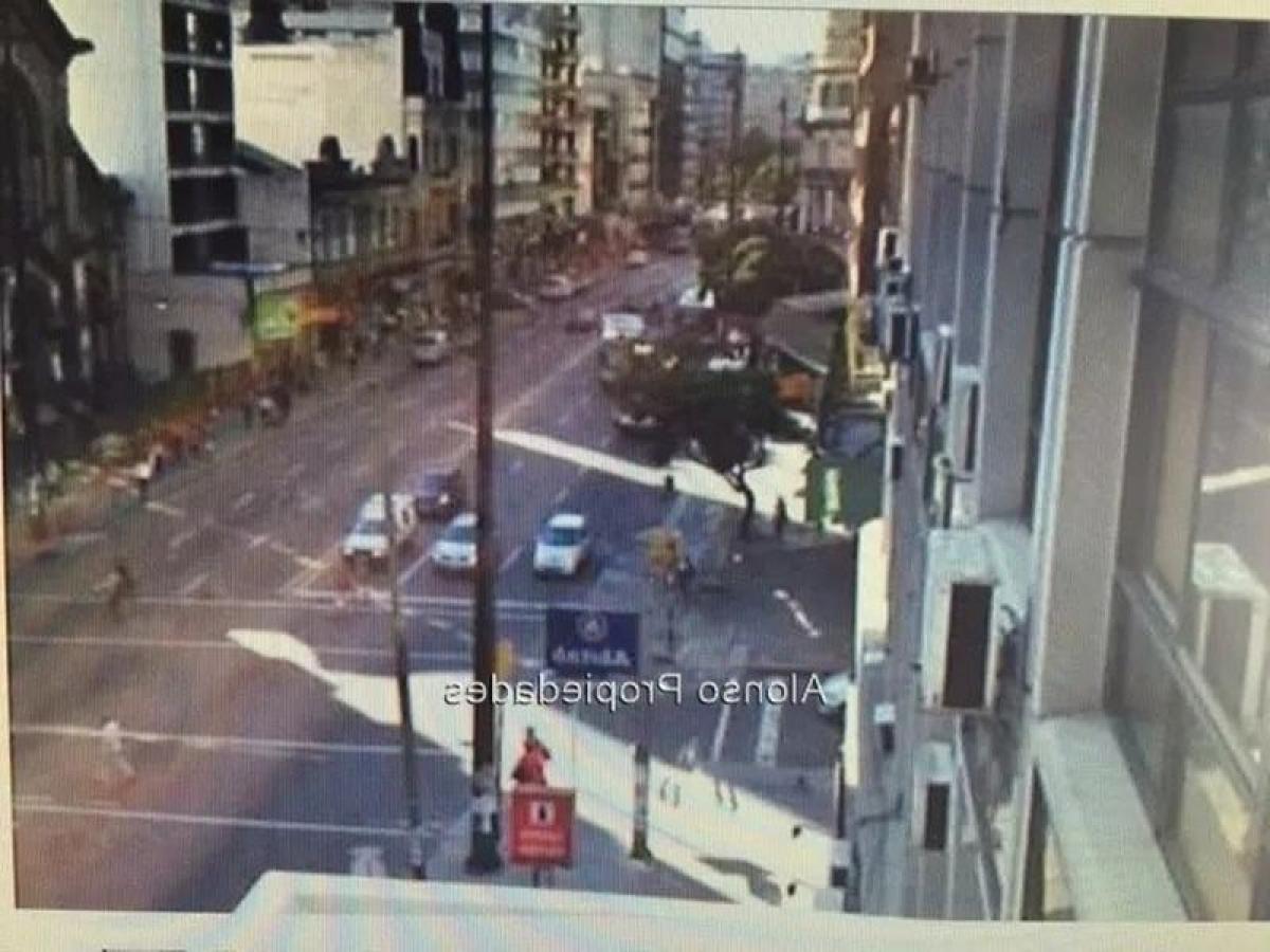 4 bedrooms Apartment in Montevideo, Uruguay No. 7101