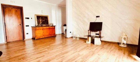 Apartamento de 3 habitaciónes en Naples, Italy No. 39399 6