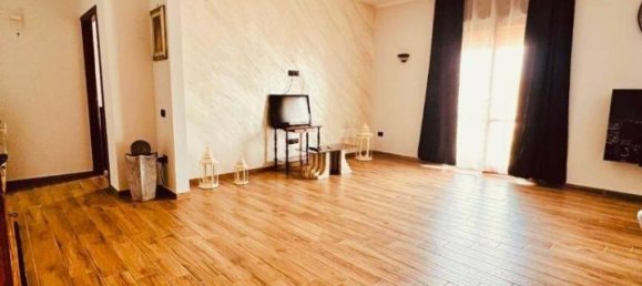 Apartamento de 3 habitaciónes en Naples, Italy No. 39399 7