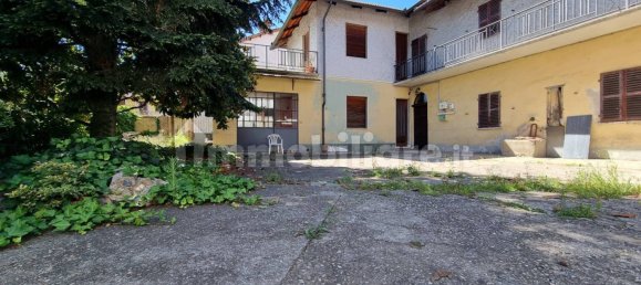 14 bedrooms House in Volpiano, Italy No. 128290 4