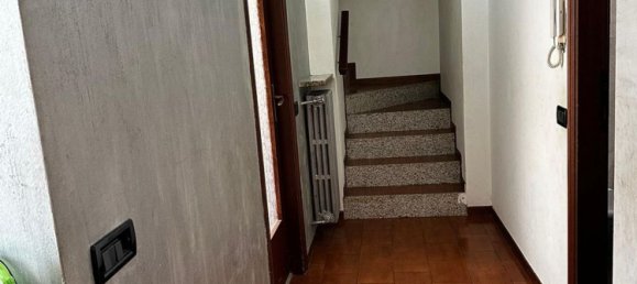 4 rooms House in Pogliano Milanese, Italy No. 110513 7