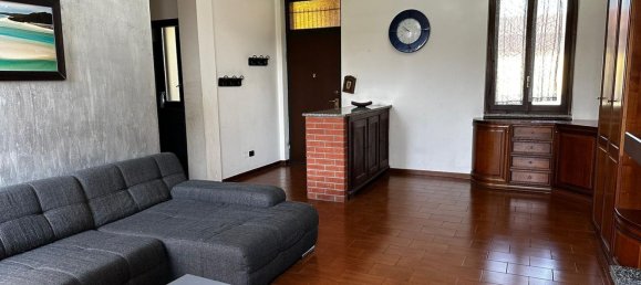 4 rooms House in Pogliano Milanese, Italy No. 110513 8