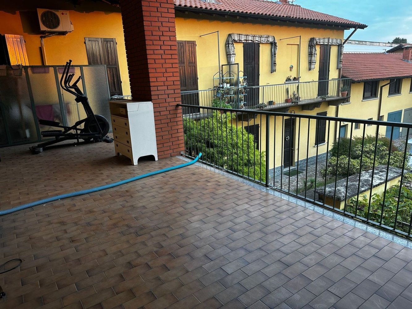 4 rooms House in Pogliano Milanese, Italy No. 110513