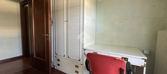 4 bedrooms Apartment in Treviso, Italy No. 381678 9