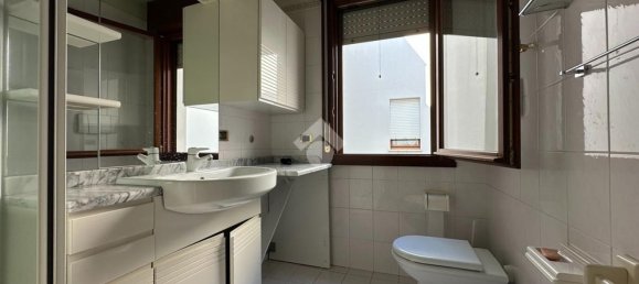 4 bedrooms Apartment in Treviso, Italy No. 381678 13