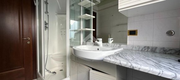 4 bedrooms Apartment in Treviso, Italy No. 381678 11