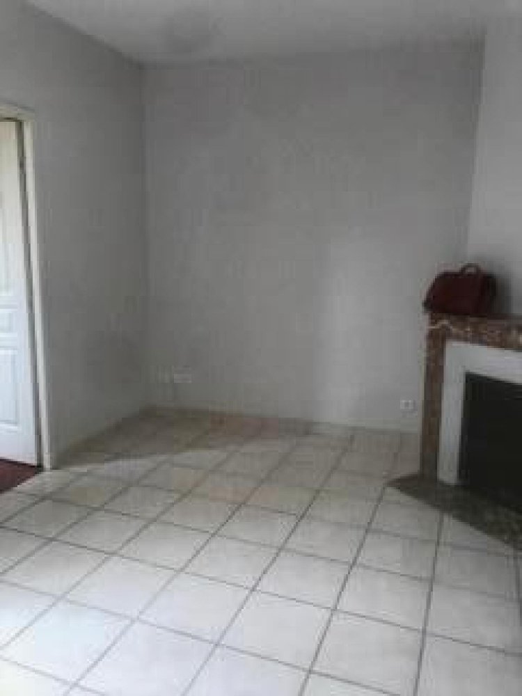 Studio in the Condo in Auxerre, France No. 16872