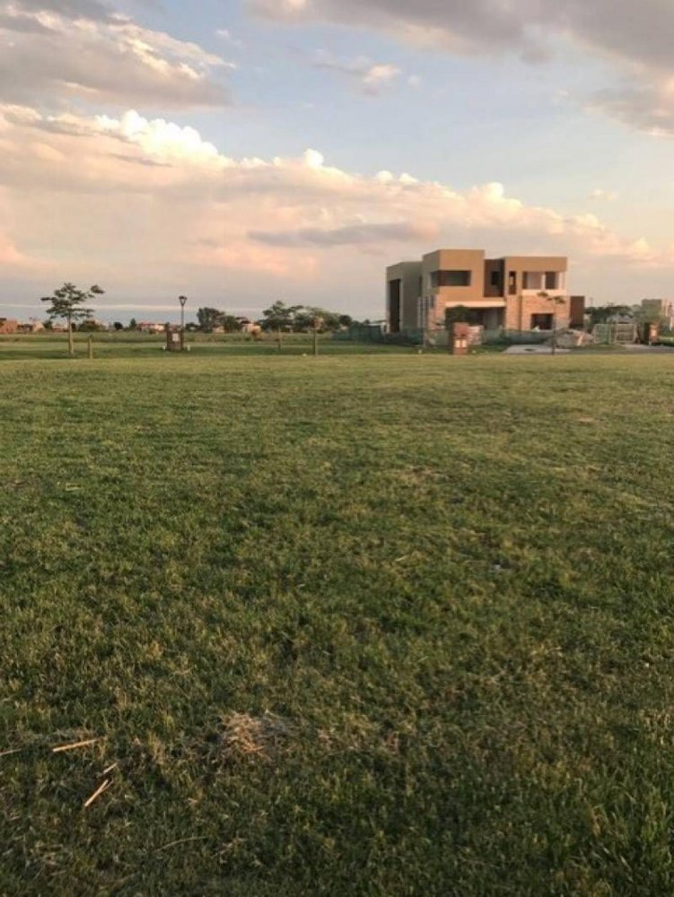  Land in Escobar, Argentina No. 113677