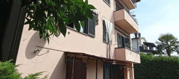 3 rooms Apartment in Vertemate con Minoprio, Italy No. 6221 2