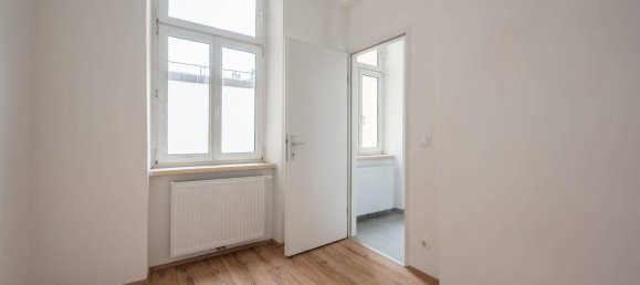 2 rooms Apartment in Hernals, Austria No. 131412 3