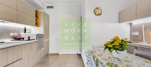 3 bedrooms Apartment in Milan, Italy No. 378418 2