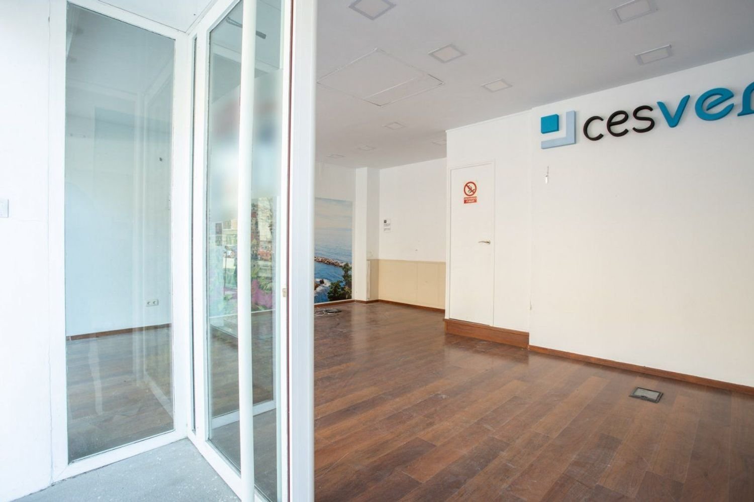 Propiedad comercial en Granada, Spain 45 m² No. 100014