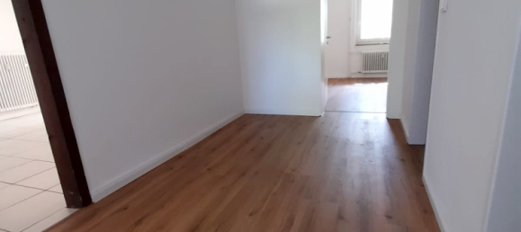 4 rooms Apartment in Wolfenbuttel, Germany No. 271231 2