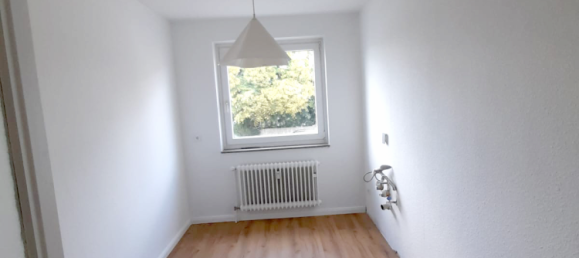 4 rooms Apartment in Wolfenbuttel, Germany No. 271231 12