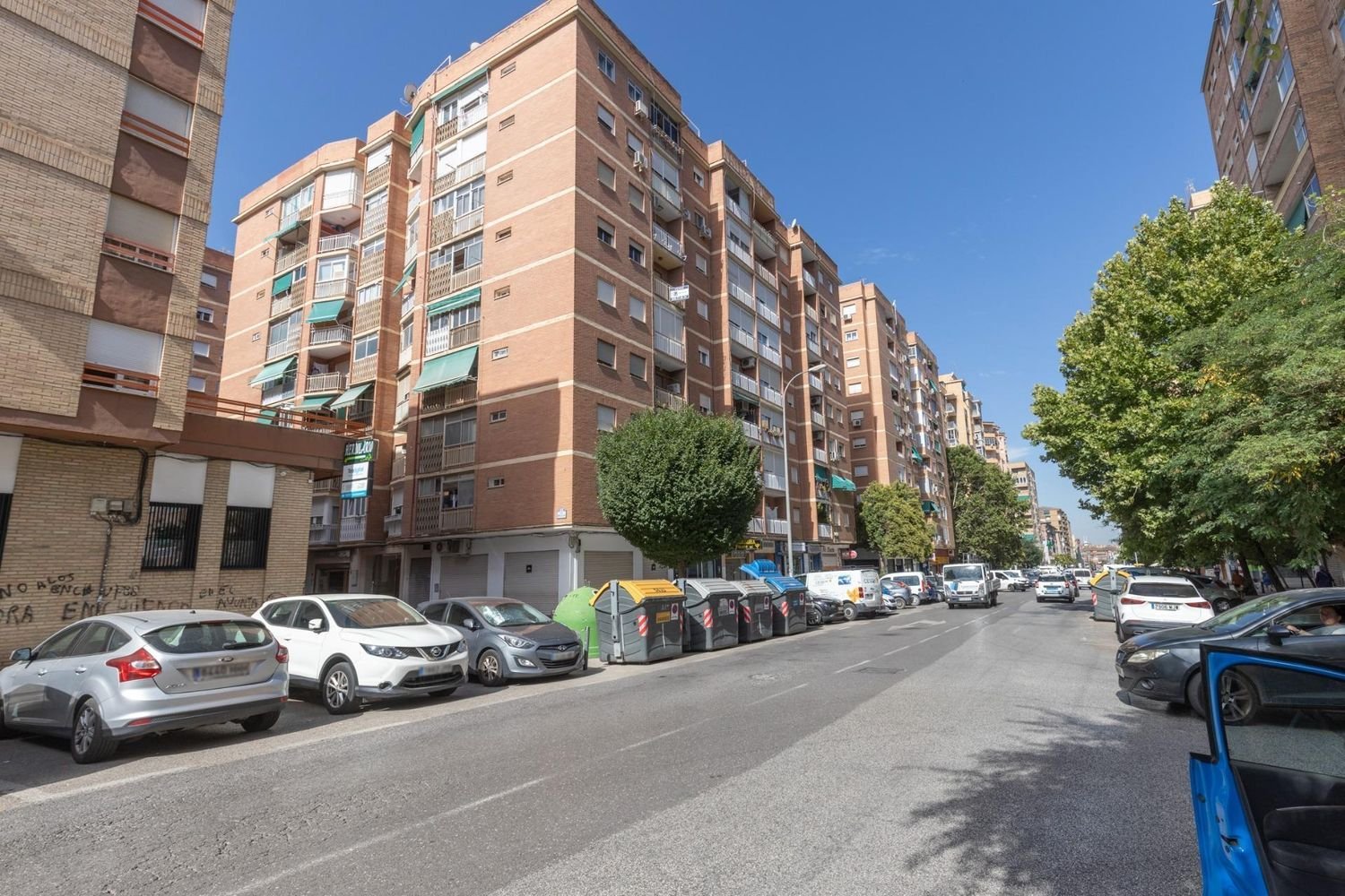 Apartamento de 3 dormitorios en Granada, Spain No. 171318