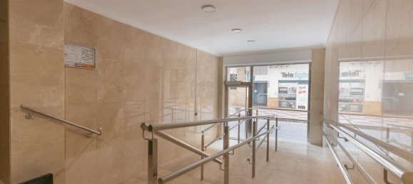 Apartamento de 3 dormitorios en Granada, Spain No. 171318 9