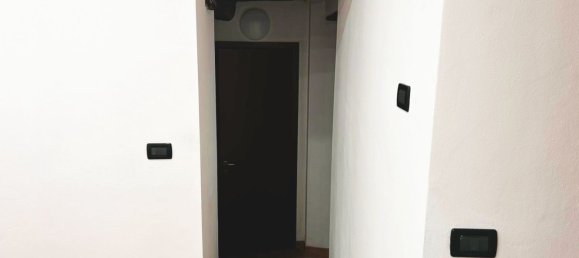 Bureau à Alzate Brianza, Italy 69m² No. 99866 7