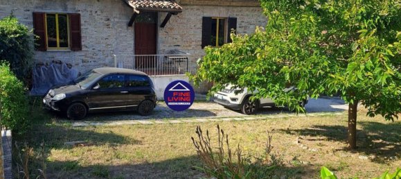 3 rooms Apartment in Urbino, Italy No. 1824 25