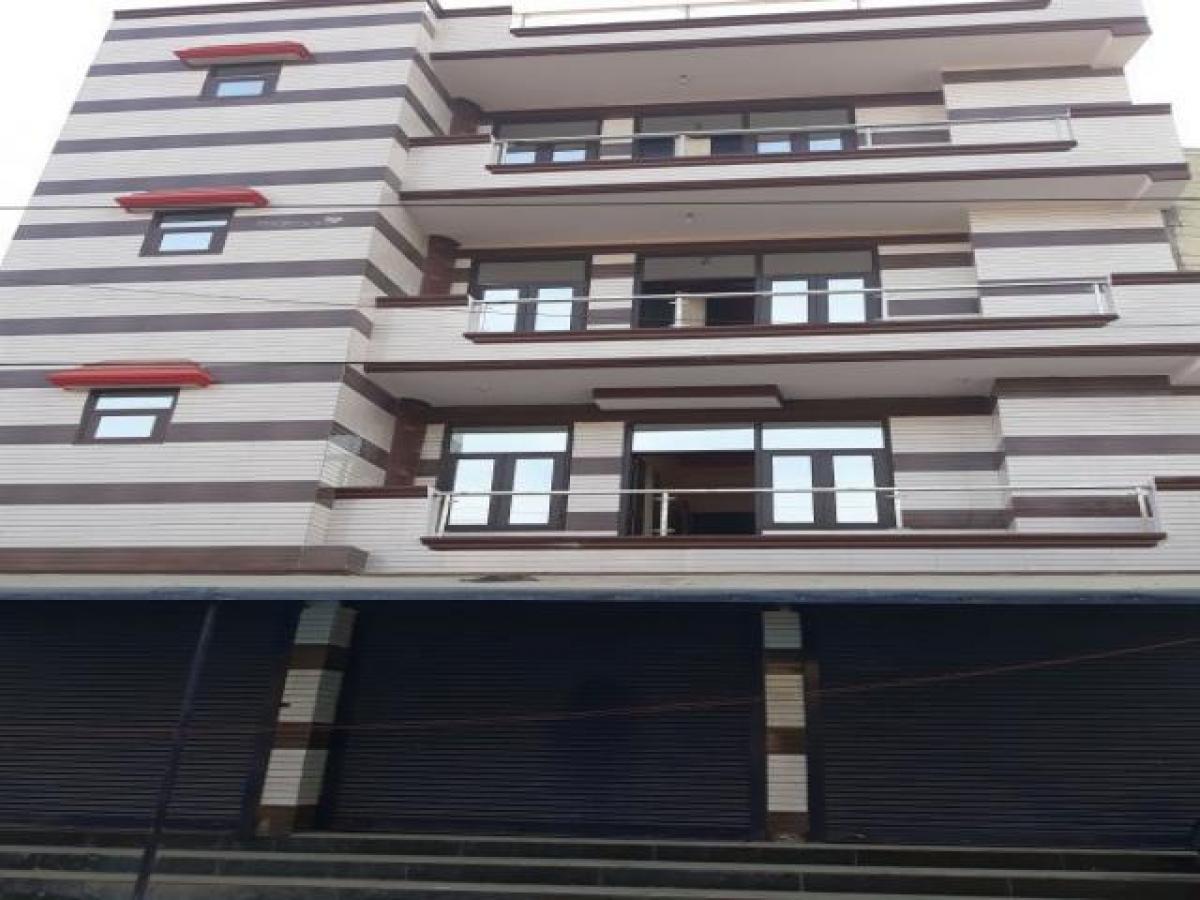 3 bedrooms House in Ghaziabad, India No. 7372