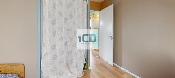 4 bedrooms House in Saint-Herblain, France No. 103648 3