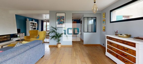 4 bedrooms House in Saint-Herblain, France No. 103648 8