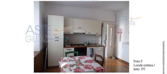 Дом с 8 комнатами в Лавено-Момбелло, Италия № 179883 3