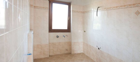 Villa de 6 divisões em Biandronno, Italy N.º 47184 2