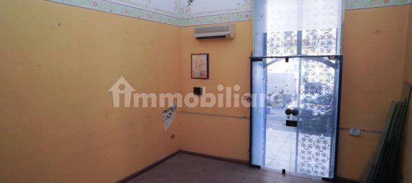 32m² Commercial property in Palermo, Italy No. 321027 3