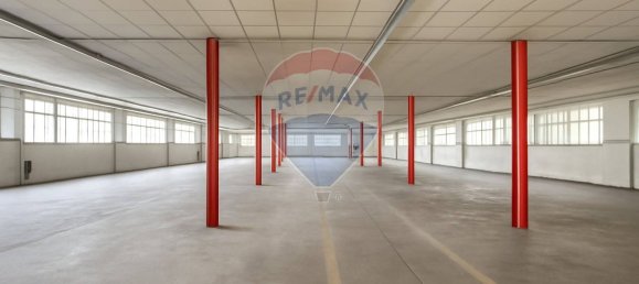 1050m² Warehouse in Varese, Italy No. 262159 11