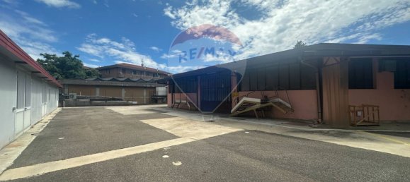 1050m² Warehouse in Varese, Italy No. 262159 3