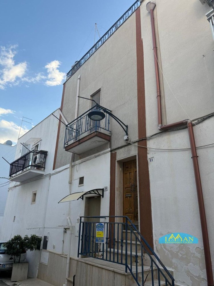 Casa de 2 habitaciónes en Ceglie Messapica, Italy No. 204348