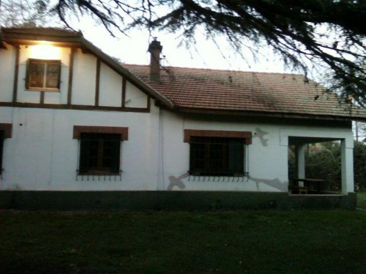 3 chambres Maison à Malvinas Argentinas, Argentina No. 8455