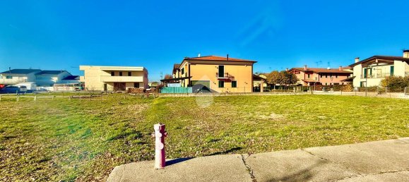 670m² Land in Mestrino, Italy No. 117127 5